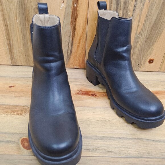 Steve Madden Shoes - Steve Madden Amulet Biker Boots LIKE NEW!